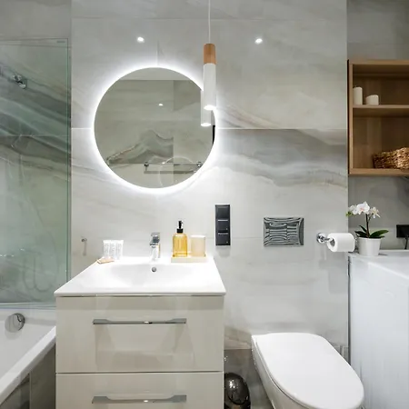 Апартаменты Towarowa Towers Superior By Bookinghost *