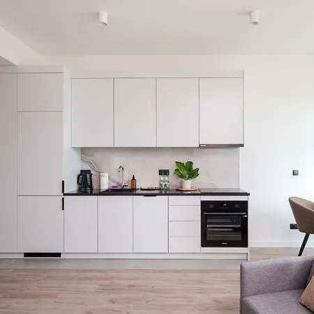 Towarowa Towers Superior By Bookinghost