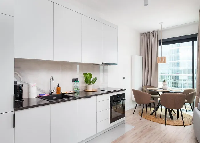 Apartment Towarowa Towers Superior By Bookinghost Warsaw
